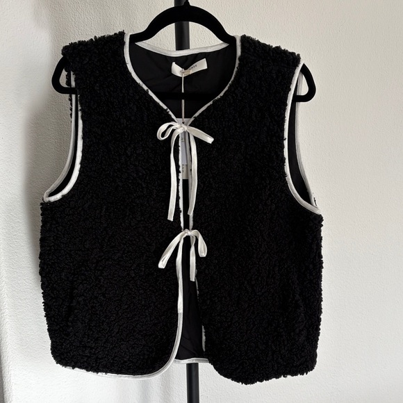Commense Jackets & Blazers - Commense Front Tie Sherpa Vest NWT Size M